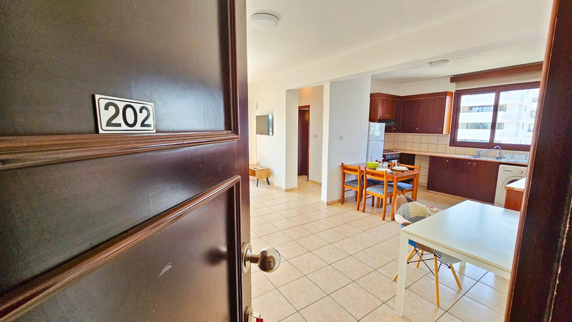Apartment Sunlit Cozy Larnaca